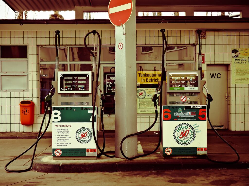 benzina costa meno del diesel