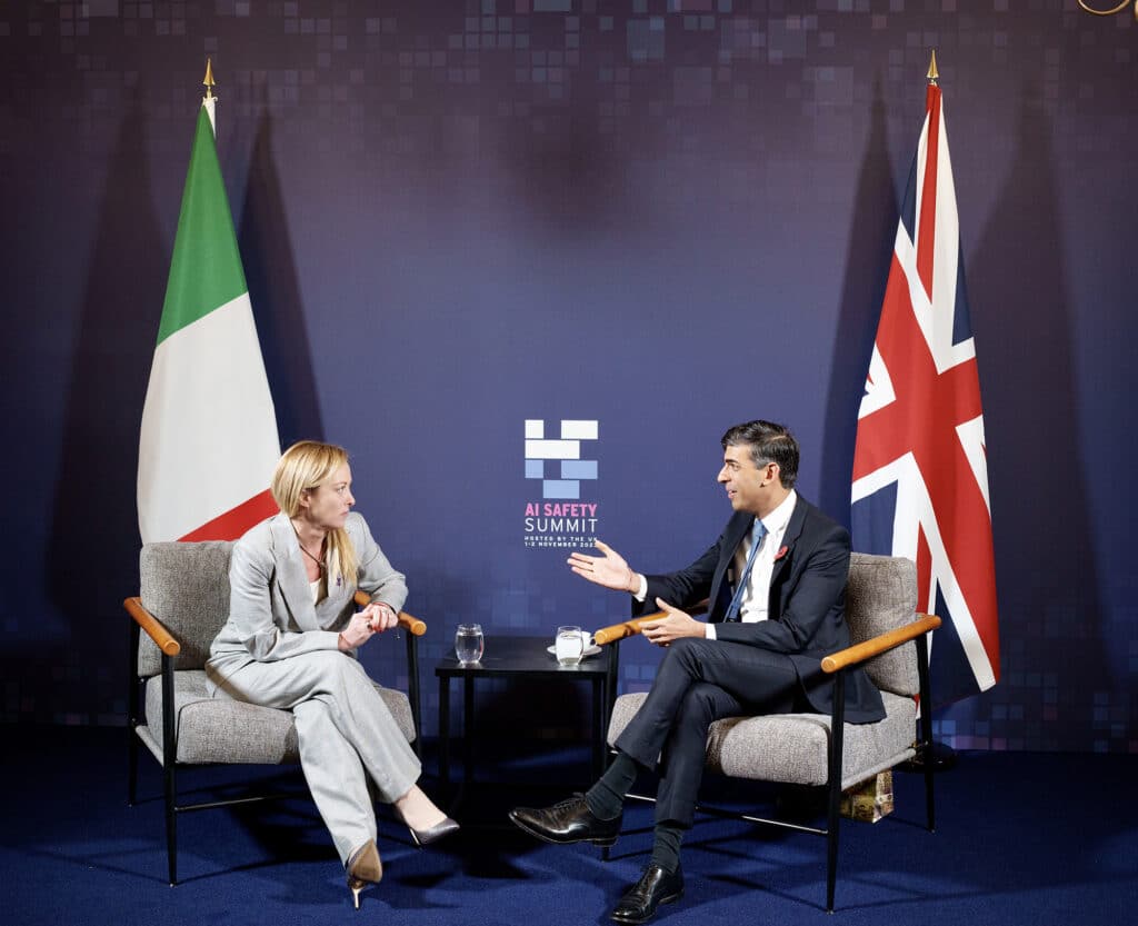 AI summit Londra: Premier italiano e inglese