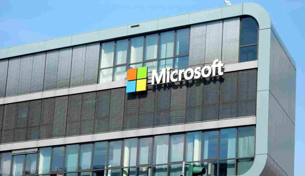 Illustrazione di un edificio della Microsoft (Pixabay FOTO) - www.financecue.it