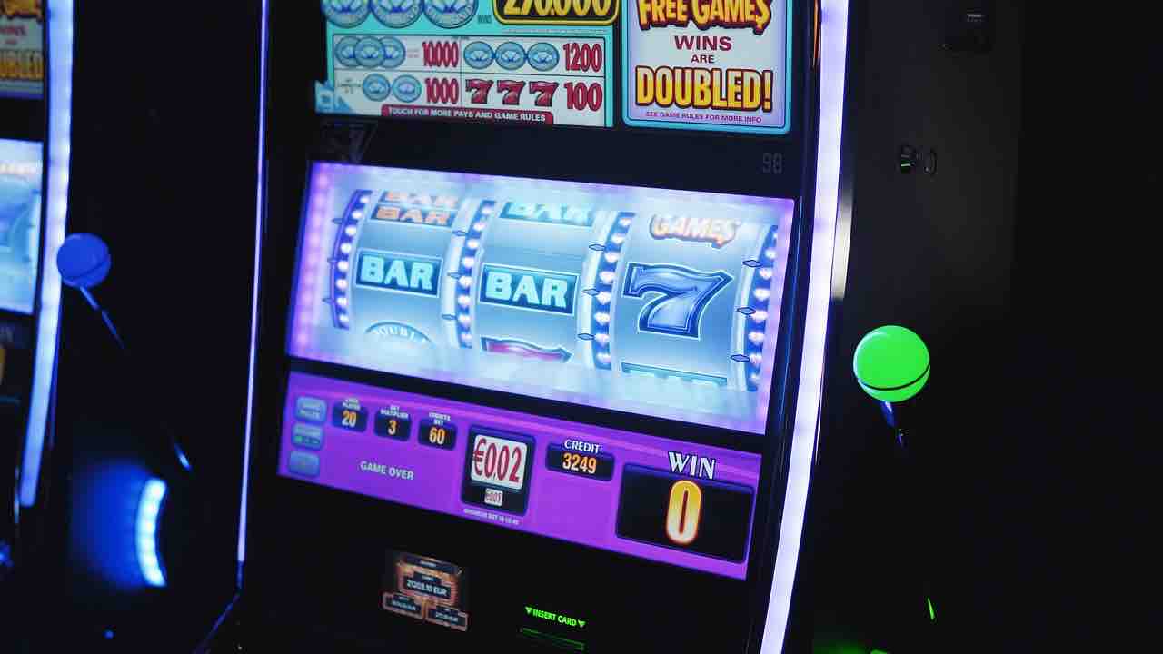 Slot machine, ecco il trucco dei 30€ | Da quando l’ho provato mi è cambiata la vita: non ho mai vinto così tanto